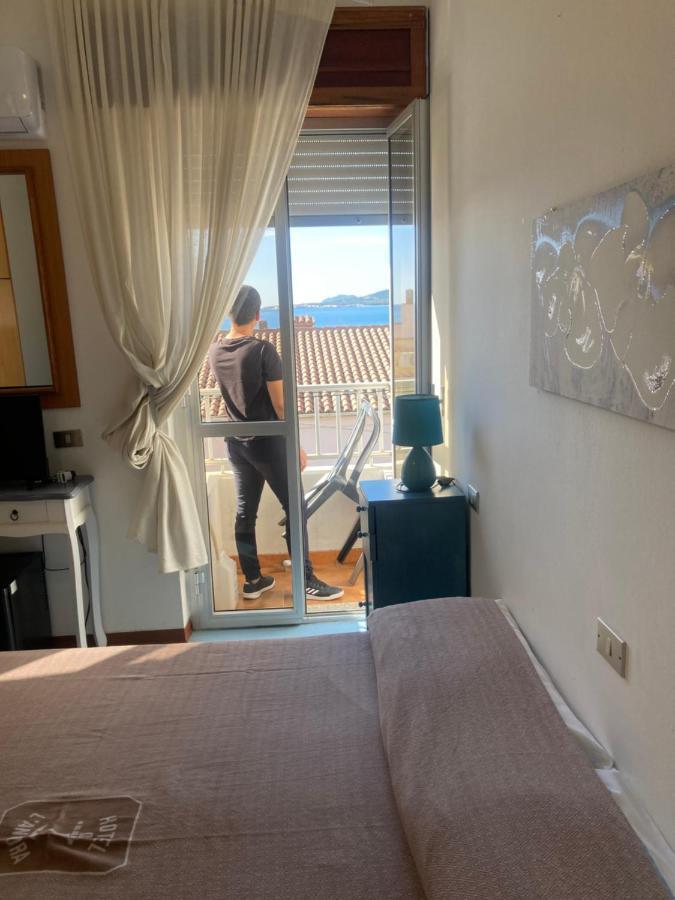Hotel L'Ancora La Caletta Buitenkant foto