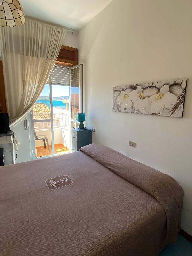 Hotel L'Ancora La Caletta Buitenkant foto
